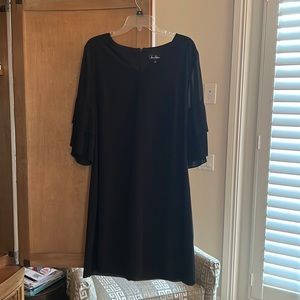 Sam‎ Edelman Solid Black sheer pleated sleeve shift dress 39’ long & 21’ across